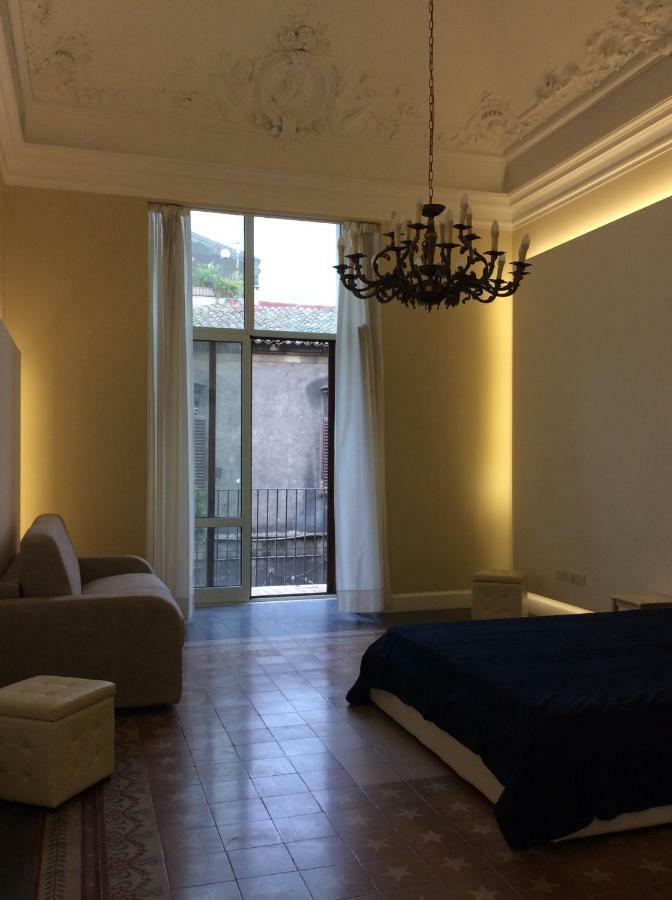 Suite Con Terrazza In Centro Storico CTA Exterior foto